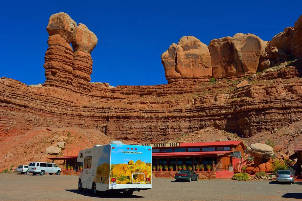 viaje sobre ruedas en autocaravana