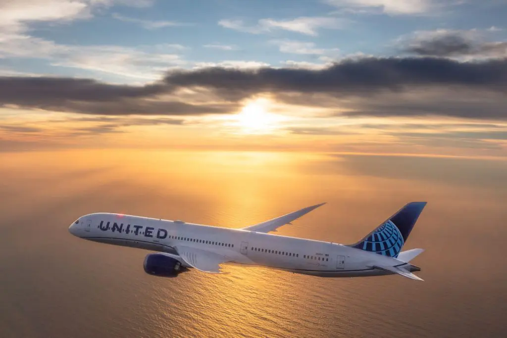 United Airlines anuncia ruta directa hacia Nueva Zelanda 