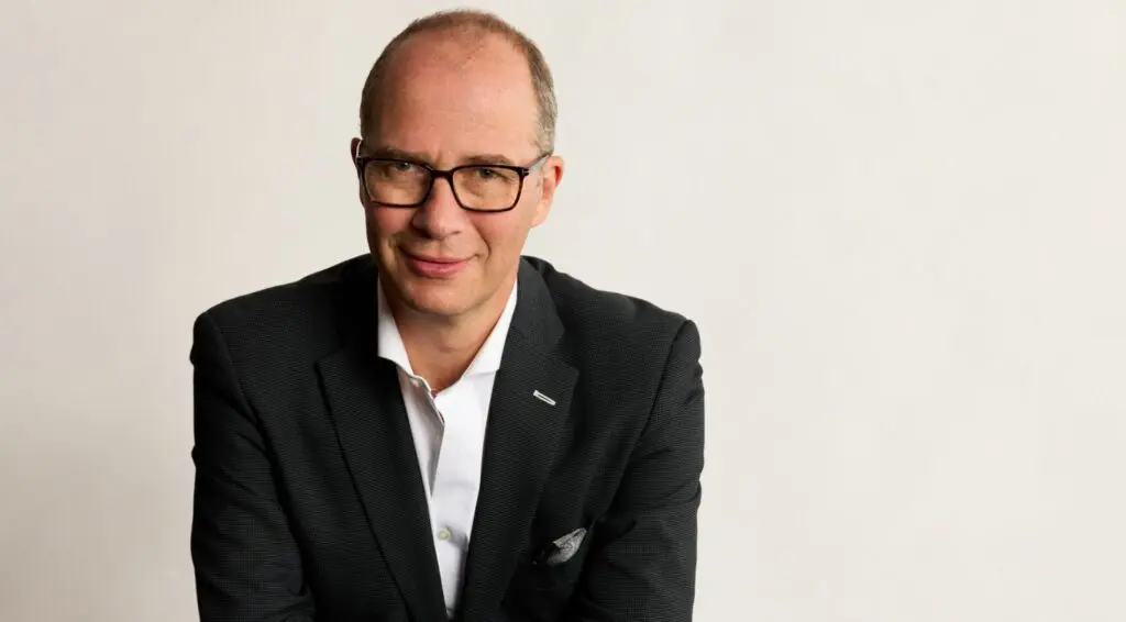 Jacco van Teeffelen de Fairmont Mayakoba es el mejor líder de la hospitalidad en México