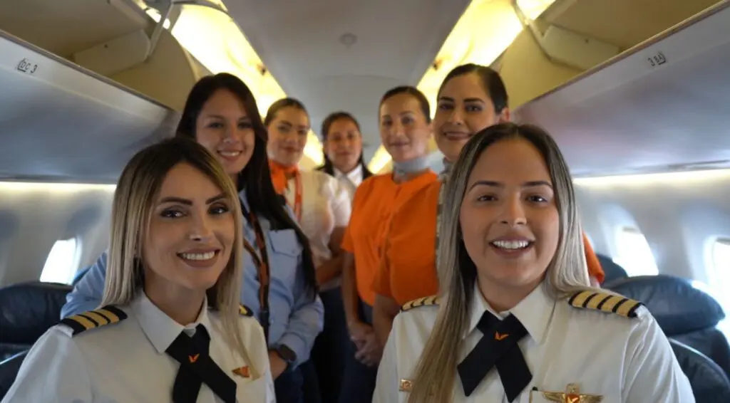Vuelo operado exclusivamente por mujeres aterriza en México desde Venezuela Vuelo operado exclusivamente por mujeres aterriza en México desde Venezuela