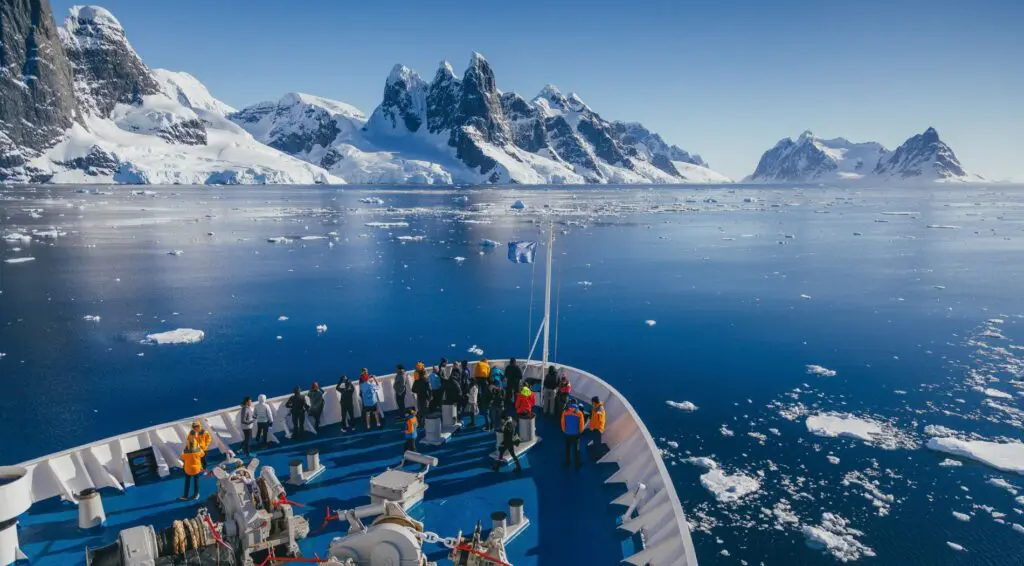 Reconocen a Quark Expeditions como mejor línea de cruceros de expedición 