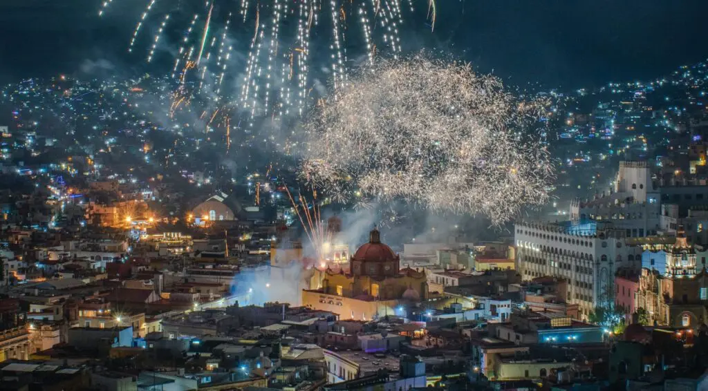 Fiestas patrias dejarán derrama económica de casi 400 mdp en Guanajuato: Sectur Fiestas patrias dejarán derrama económica de casi 400 mdp en Guanajuato: Sectur