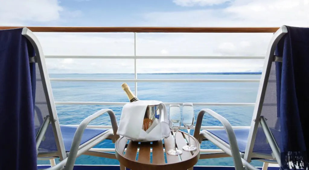 Riviera de Oceania Cruises elevará anclas para conocer Alaska en 2025