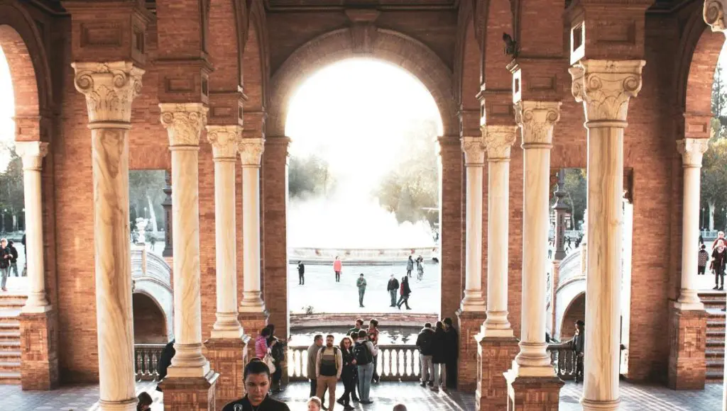 España vs turistas: españoles implementan acciones contra la gentrificación y el turismo de masas