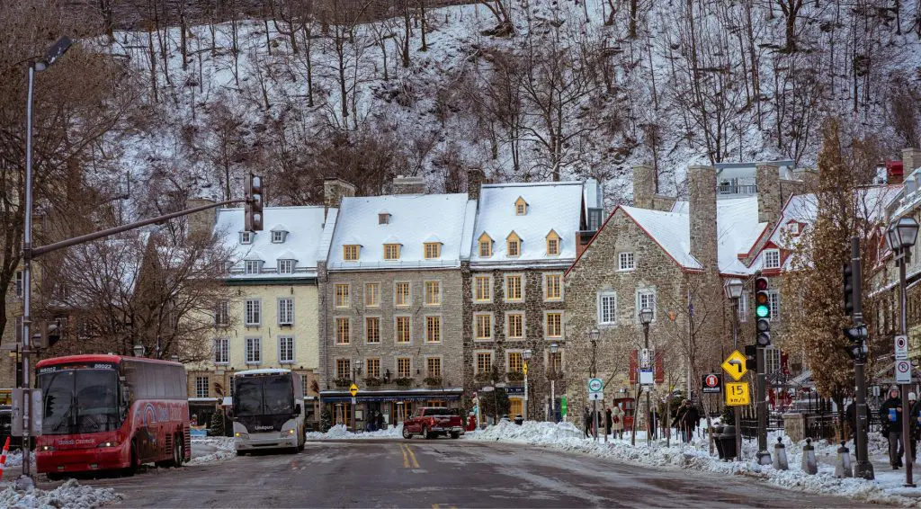 3 destinos para disfrutar de la nieve en Canadá