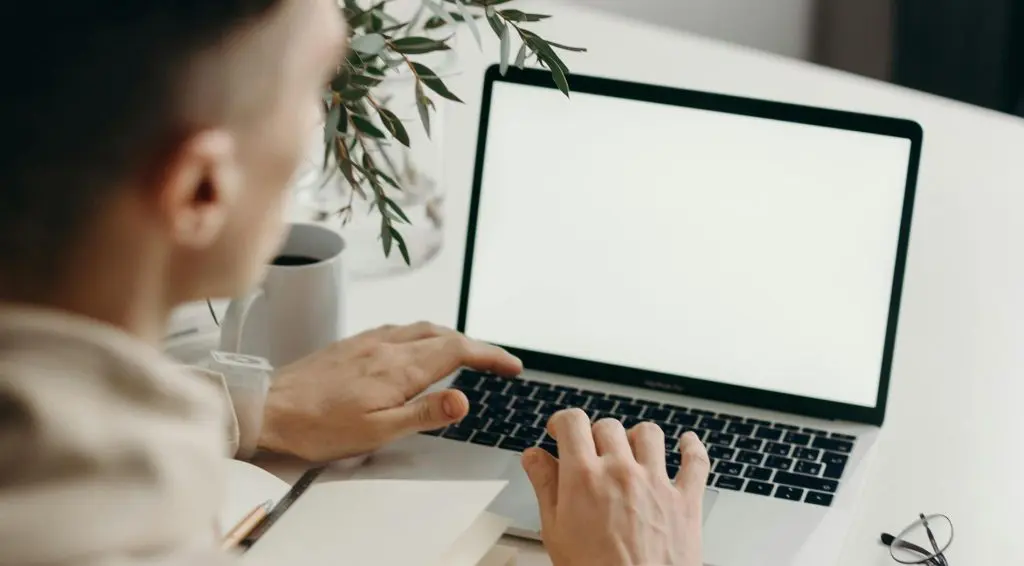 Los mejores días y horarios para comprar boletos de avión