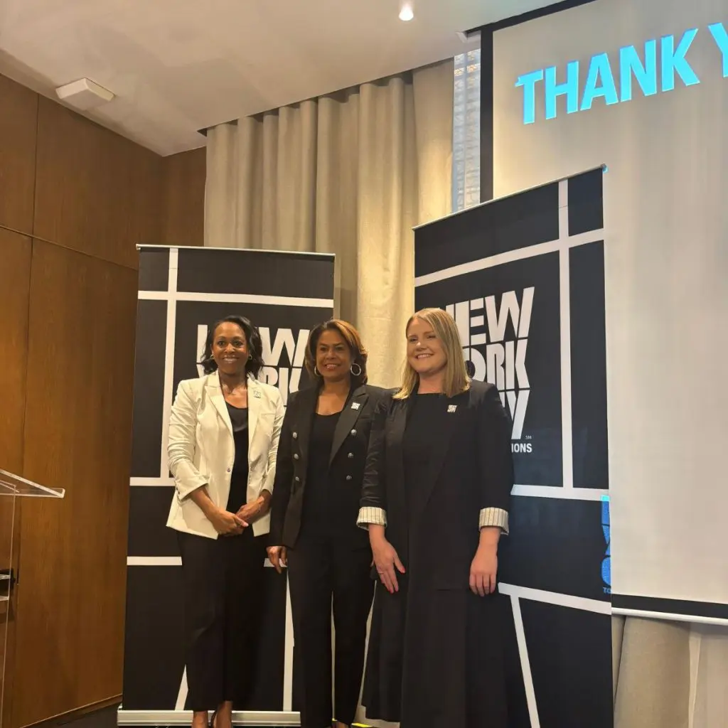 NYC Tourism: Mexicanos en el top 10 de turistas en Nueva York con 547 mil visitantes Britt Hijkoop, Vicepresidenta de Comunicaciones y Tiffany Townsend, vicepresidenta ejecutiva de comunicaciones de NYC Tourism + Conventions.