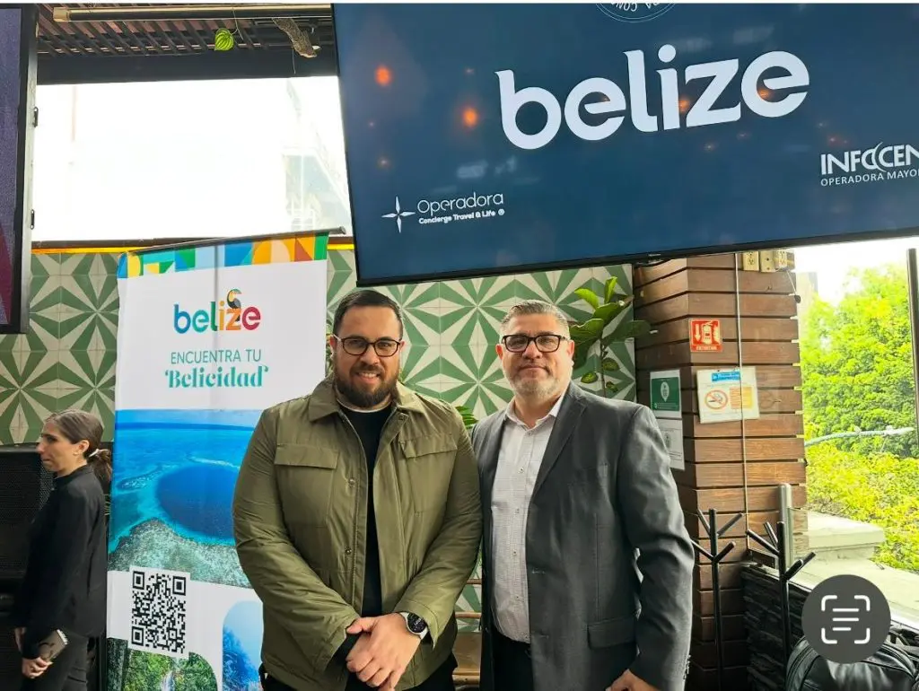 Óscar Isgleas, Director General de Operadora Concierge Y Jesús Contreras, Director de Infocenter. 