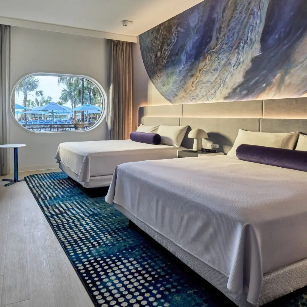 Universal Terra Luna. 