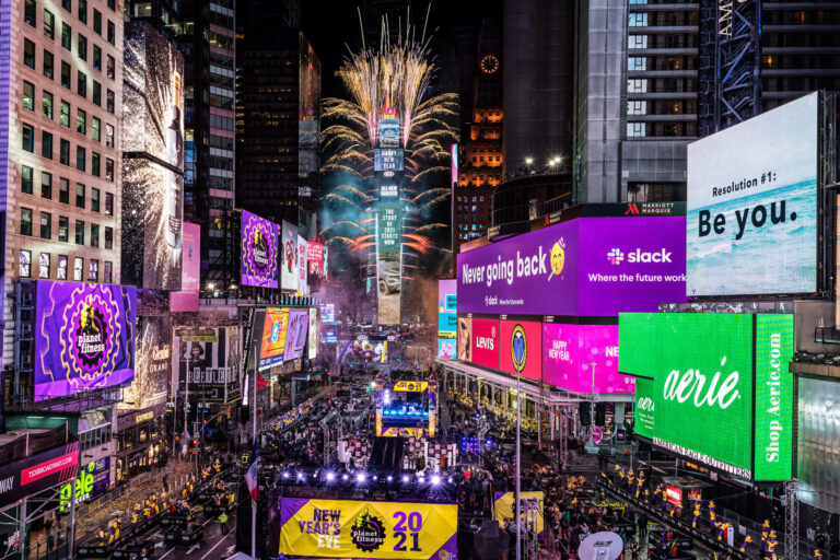 Recibe el Año Nuevo en Nueva York con infinitos shows