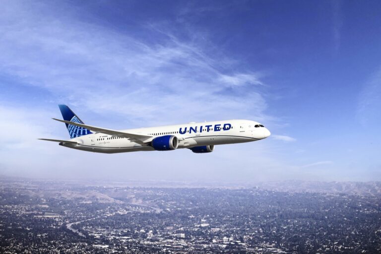 United Airlines regresa menú infantil