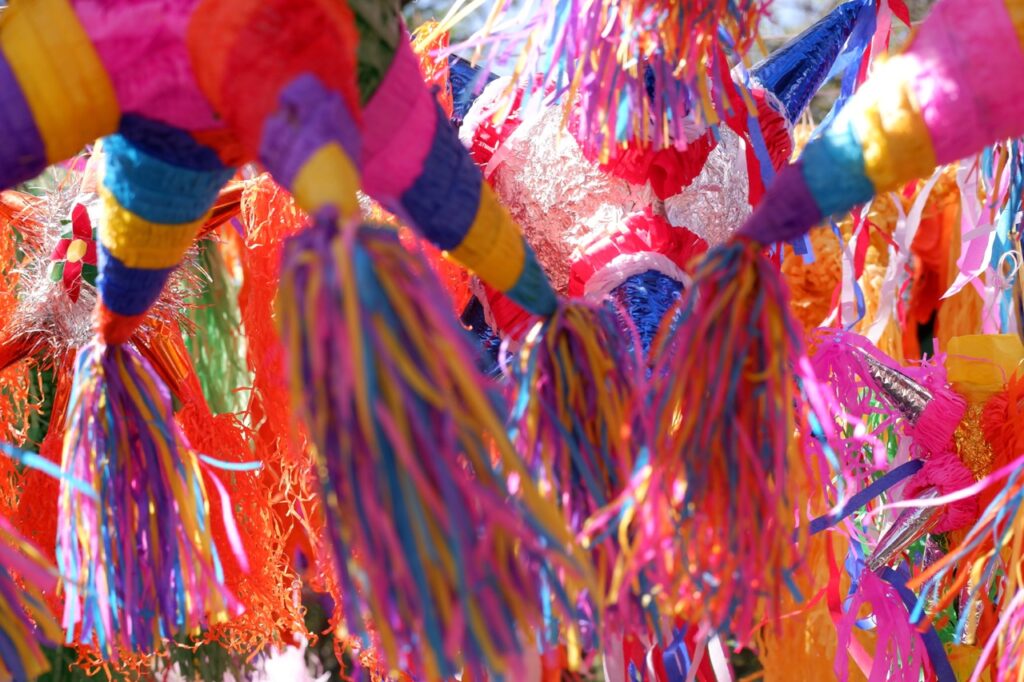 piñatas para romper en una Navidad en México