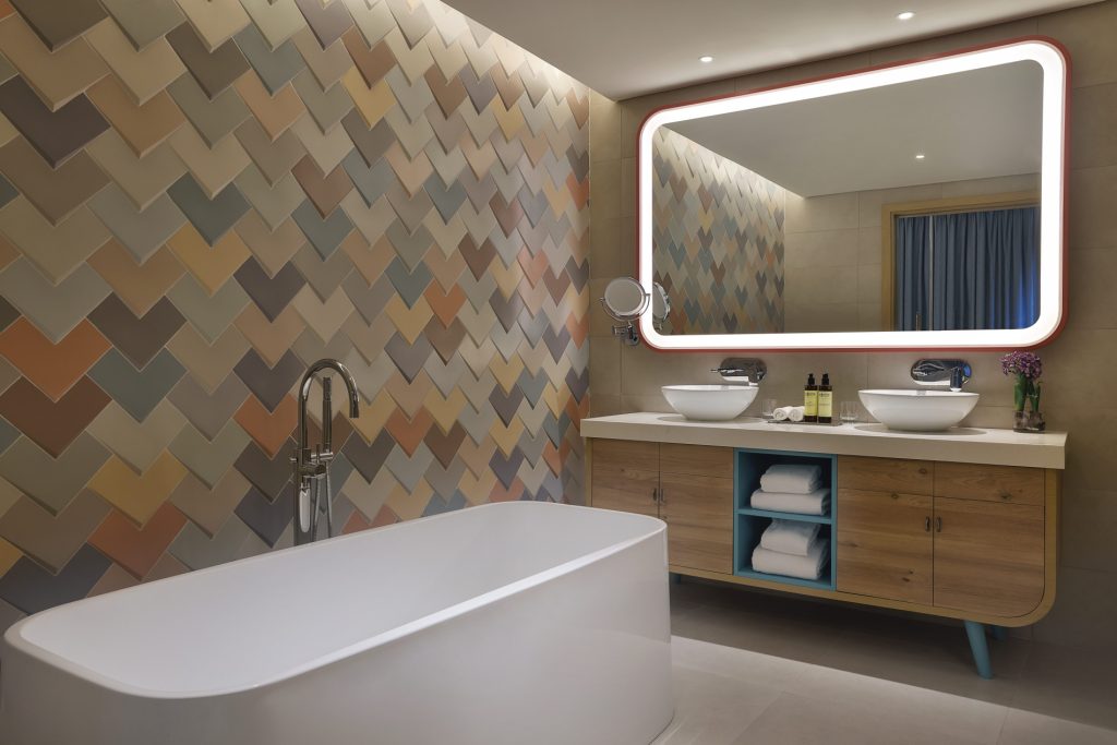 NH_Collection_Dubai_The_Palm-One-Bedroom-Suite-bathroom