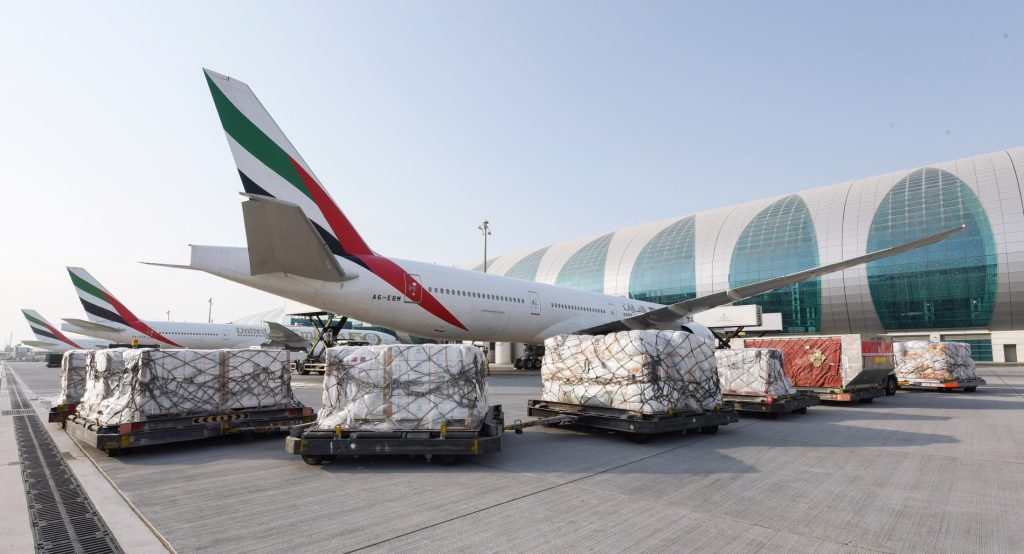 Emirates abre puente aéreo humanitario