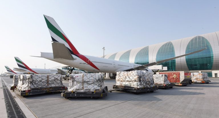 Emirates abre puente aéreo humanitario