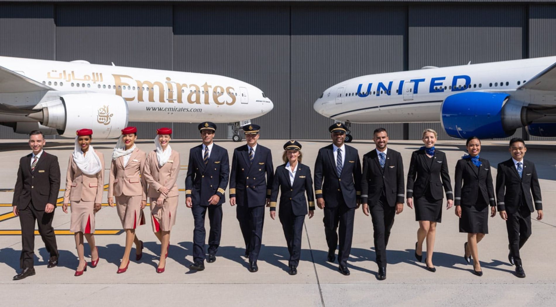 Emirates y United.