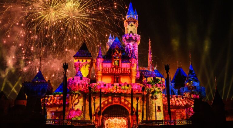 Disneyland pone boletos a 100 dólares por su 70 aniversario en California