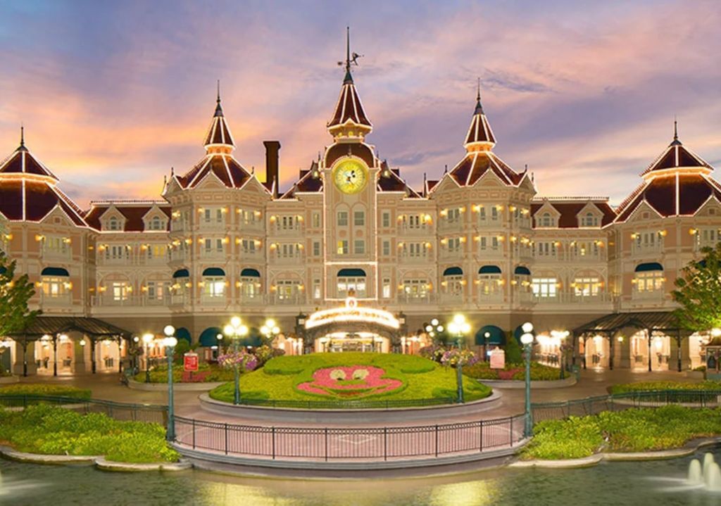 Disneyland Hotel reabre en París