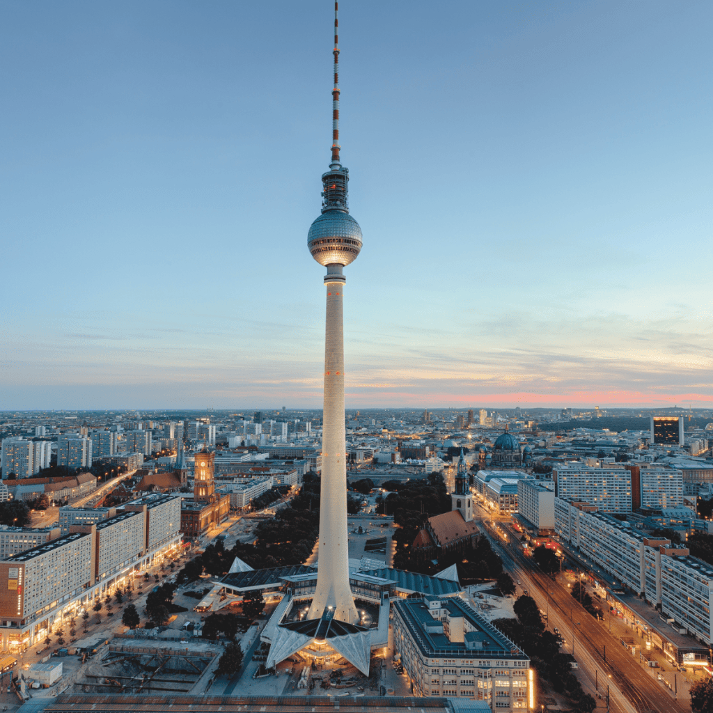  “Sphere by Tim Raue”, un restaurante de alta gama ubicado a 207 m en la famosa Torre de Televisión