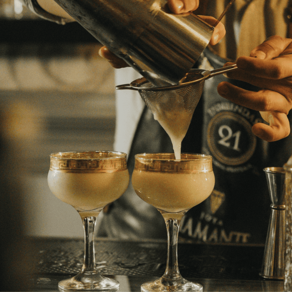 Restaurantes en León ideales para una comida de negocios Enmiienda 21 speakeasy León, Guanajuato