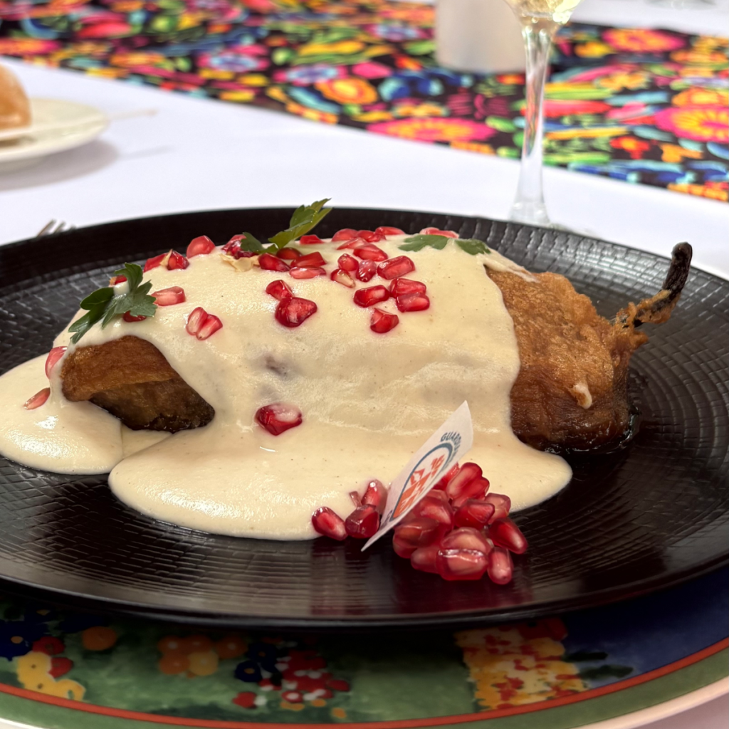 la temporada del chile en nogada, que va de julio a mediados de septiembre, se espera la venta de 4.5 millones de platillos, con una derrama económica de más de 2,200 millones de pesos.