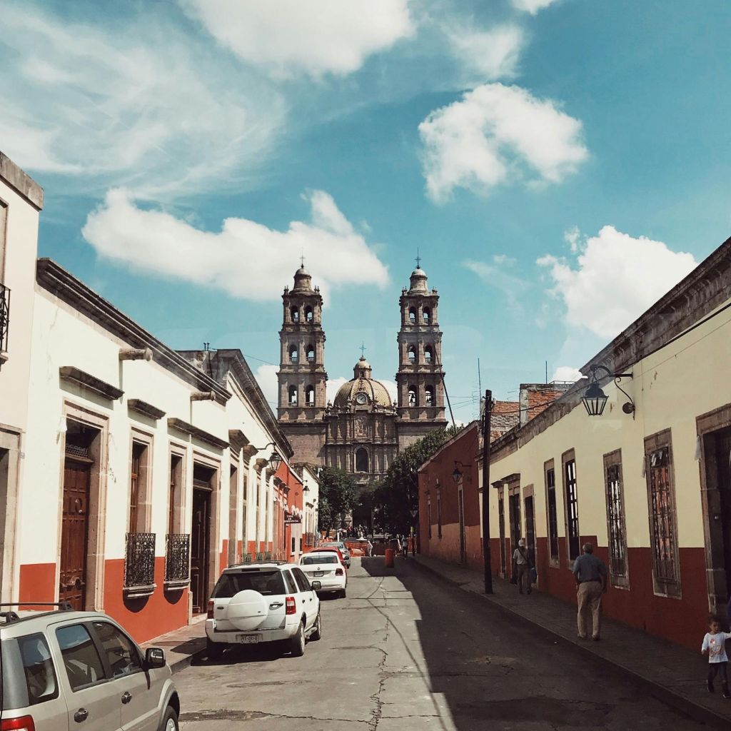 Cómo afectan los hechos violentos al turismo en Jalisco: vuelos cancelados, alertas internacionales y preocupación a 100 días del Mundial 2026