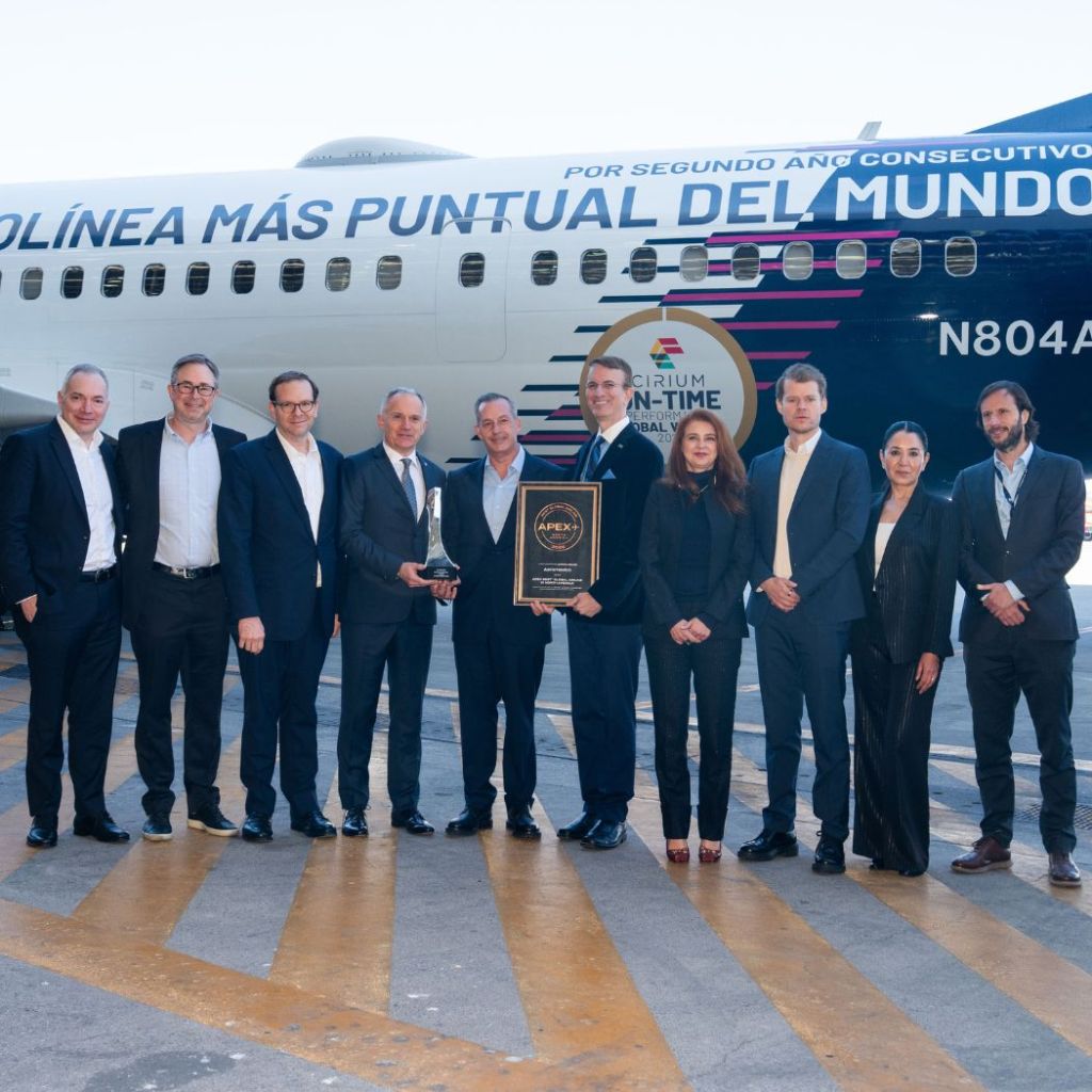Aeroméxico es reconocida como la mejor aerolínea de Norteamérica y la más puntual del mundo. Aeroméxico es reconocida como la mejor aerolínea de Norteamérica y la más puntual del mundo.